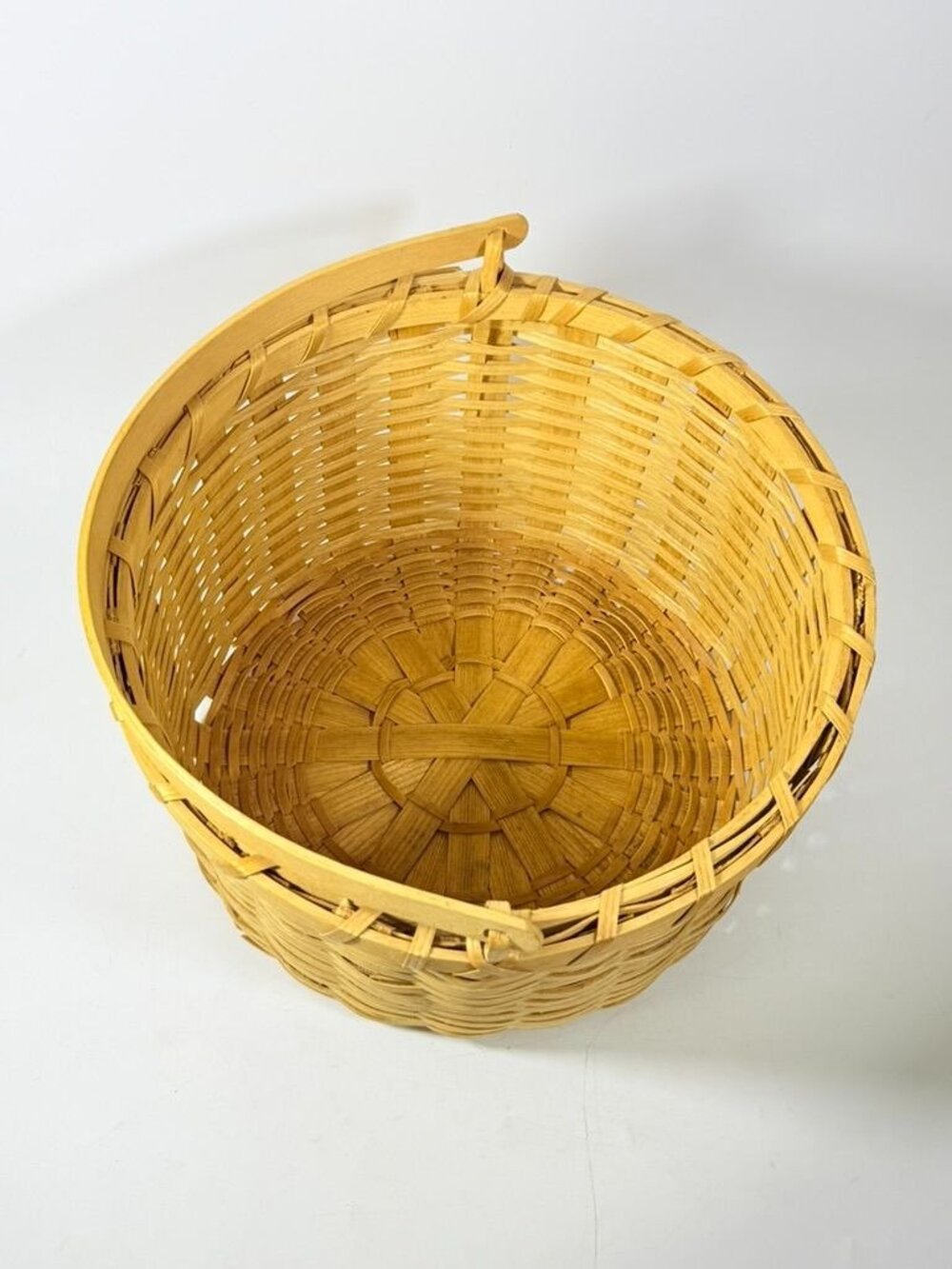 Amish Handwowen Swinging Handled Basket Vintage Light Wood Handmade Decorative - Picture 3 of 16